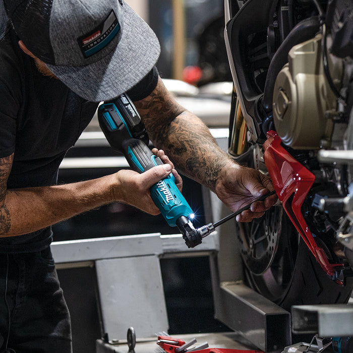 Makita 18V LXT Lithium-Ion Cordless Square Drive Ratchet Kit (2.0Ah), 3/8" + 1/4"